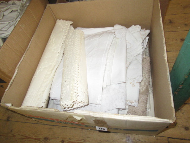 BOX OF LINEN ETC Image