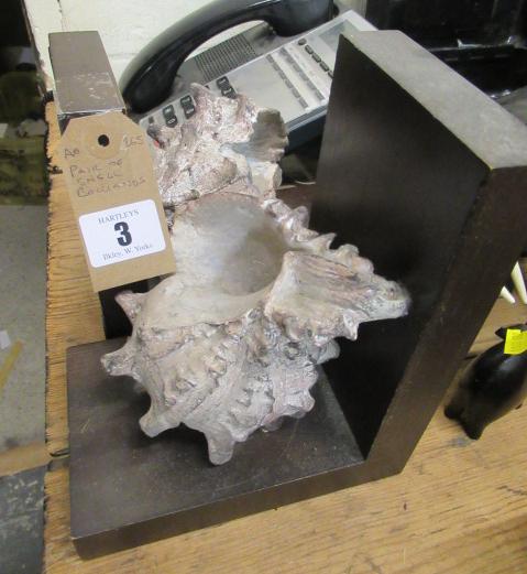 PAIR OF SHELL BOOKENDS Image