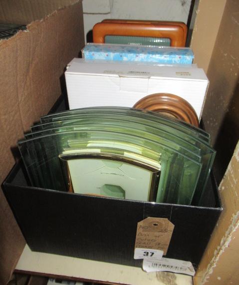 BOX OF CURVED GLASS PHOTOGRAPH FRAMES Image