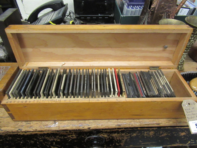 BOX OF MAGIC LANTERN SLIDES INCLUDING LONDON AND MANCHESTER EXAMPLES Image