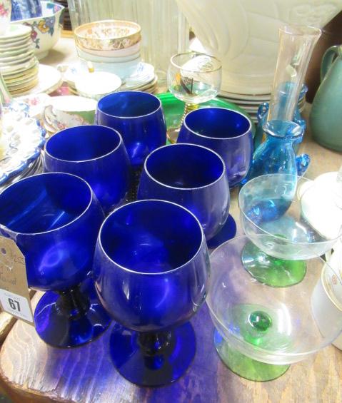 QUANTITY OF COLOURED GLASS Image