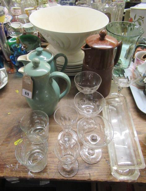 QUANTITY OF CERAMICS AND GLASSWARE Image