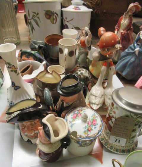 TRAY OF CHINA INCLUDING ROYAL DOULTON CHARACTER JUGS ETC Image
