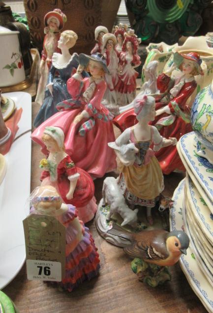 QUANTITY OF ROYAL DOULTON AND OTHER FIGURES Image