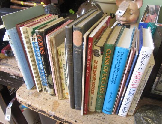 QUANTITY OF ANTIQUE ART BOOKS Image