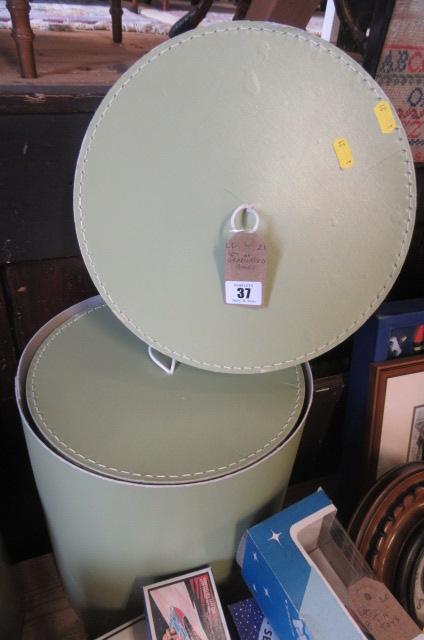 SET OF GRADUATED BOXES Image