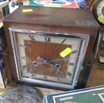 OAK CASED ENFIELD MANTEL CLOCK Image