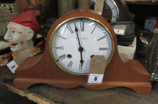 CHIMING MANTEL CLOCK Image