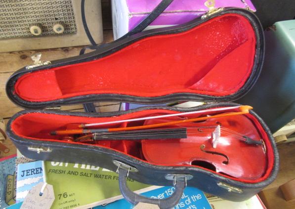 MINIATURE CASED VIOLIN Image