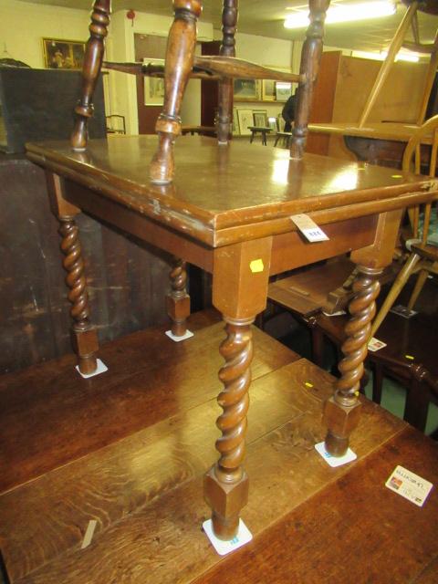 FOLDING DINING TABLE Image