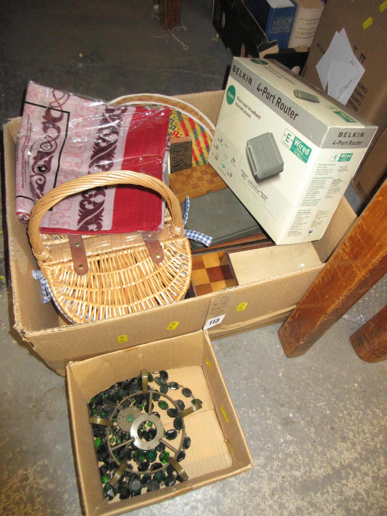 BOX OF MISCELLANEOUS ITEMS INCLUDING CHESS/DRAUGHT SET Image