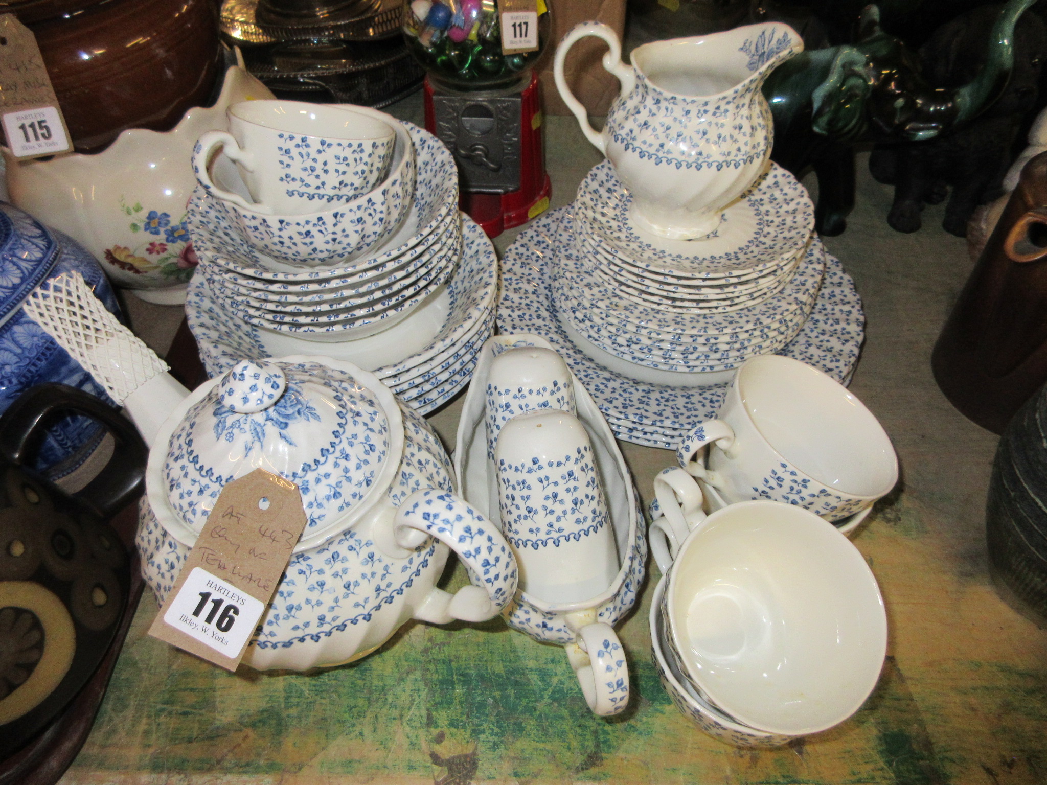 QUANTTIY OF TEAWARE Image