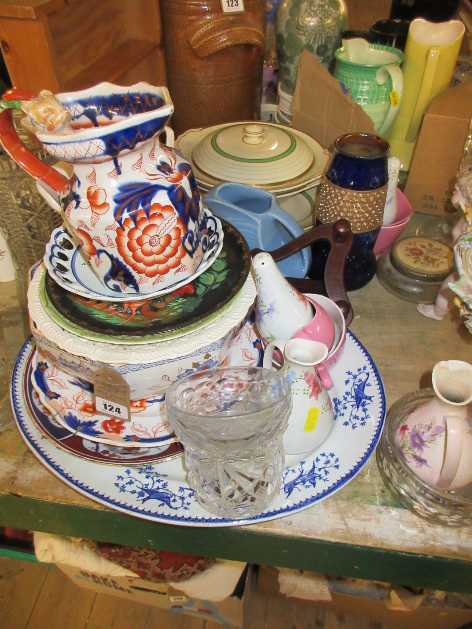 QUANTITY OF CERAMICS Image