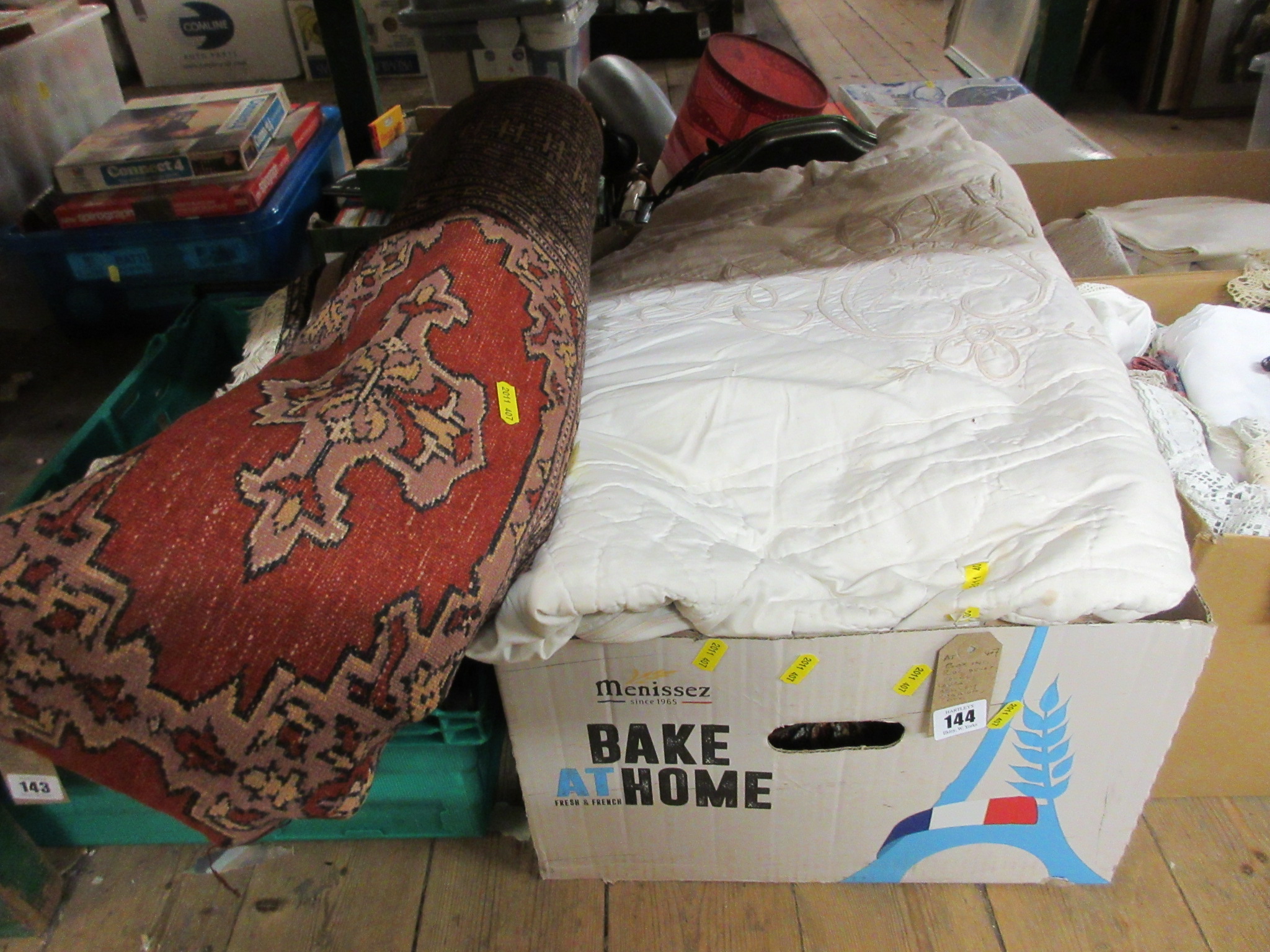 BOX INCLUDING RUG DUVET COVER AND LAURA ASHLEY CUSHION ETC Image