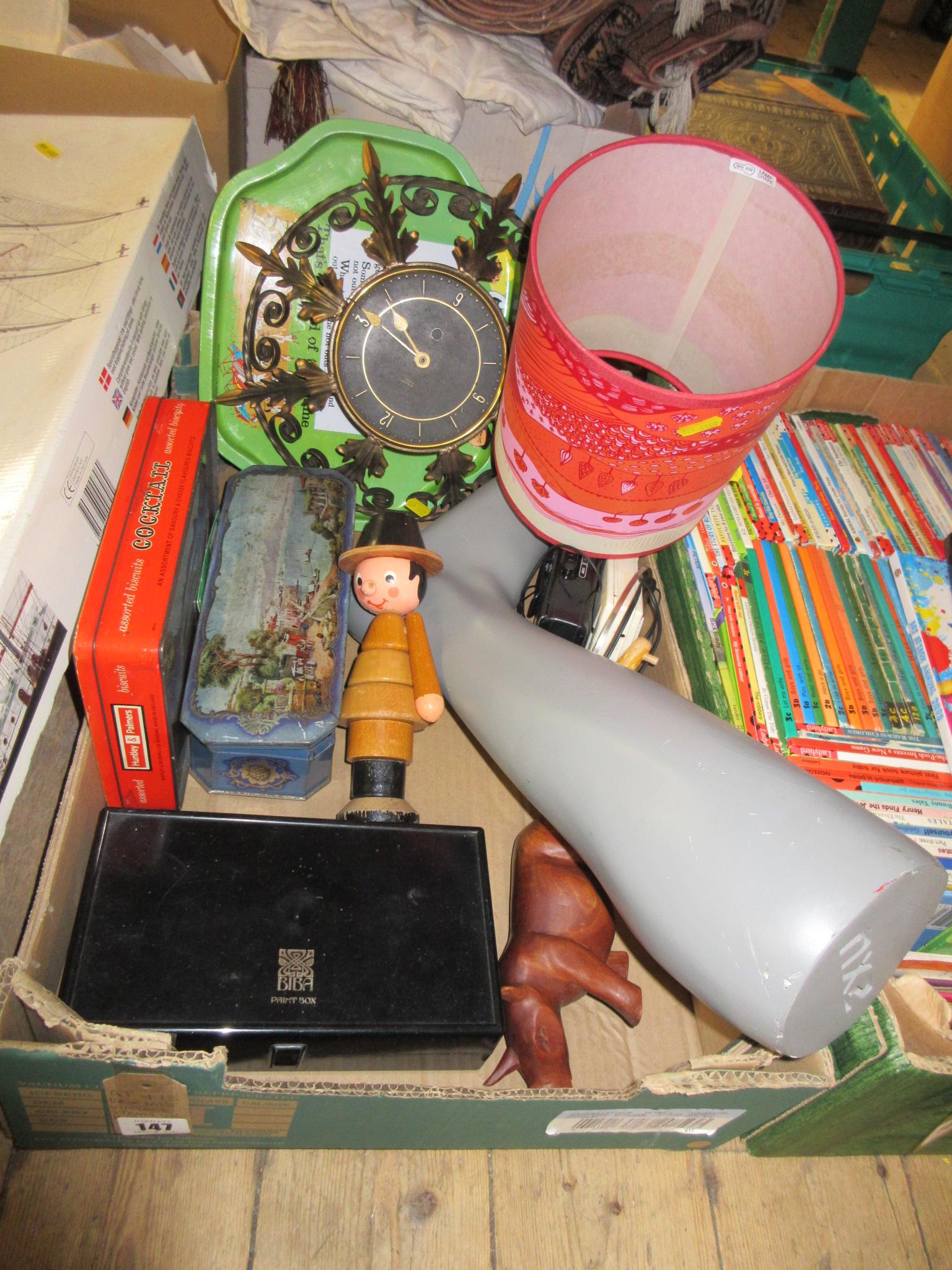 BOX OF VINTAGE ITEMS INCLUDING BIBA MAKE UP BOX Image