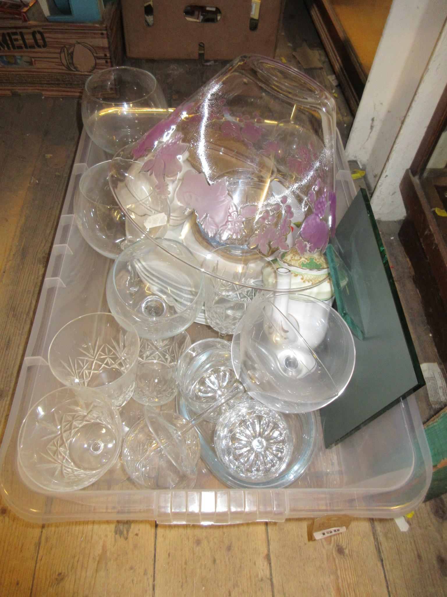 BOX OF GLASS AND CERAMICS Image