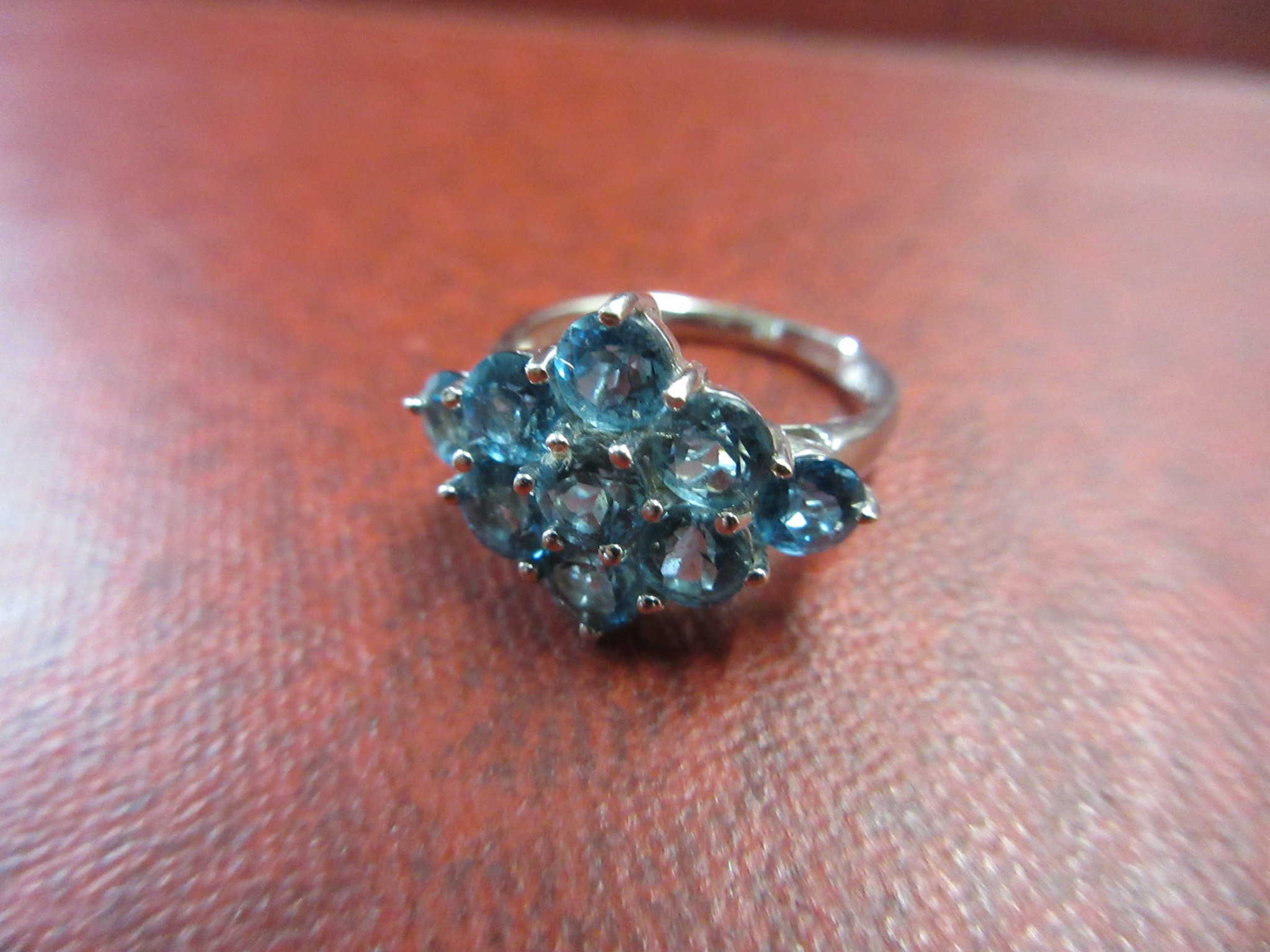 9CT WHITE GOLD CLUSTER DRESS RING 3.5g Image