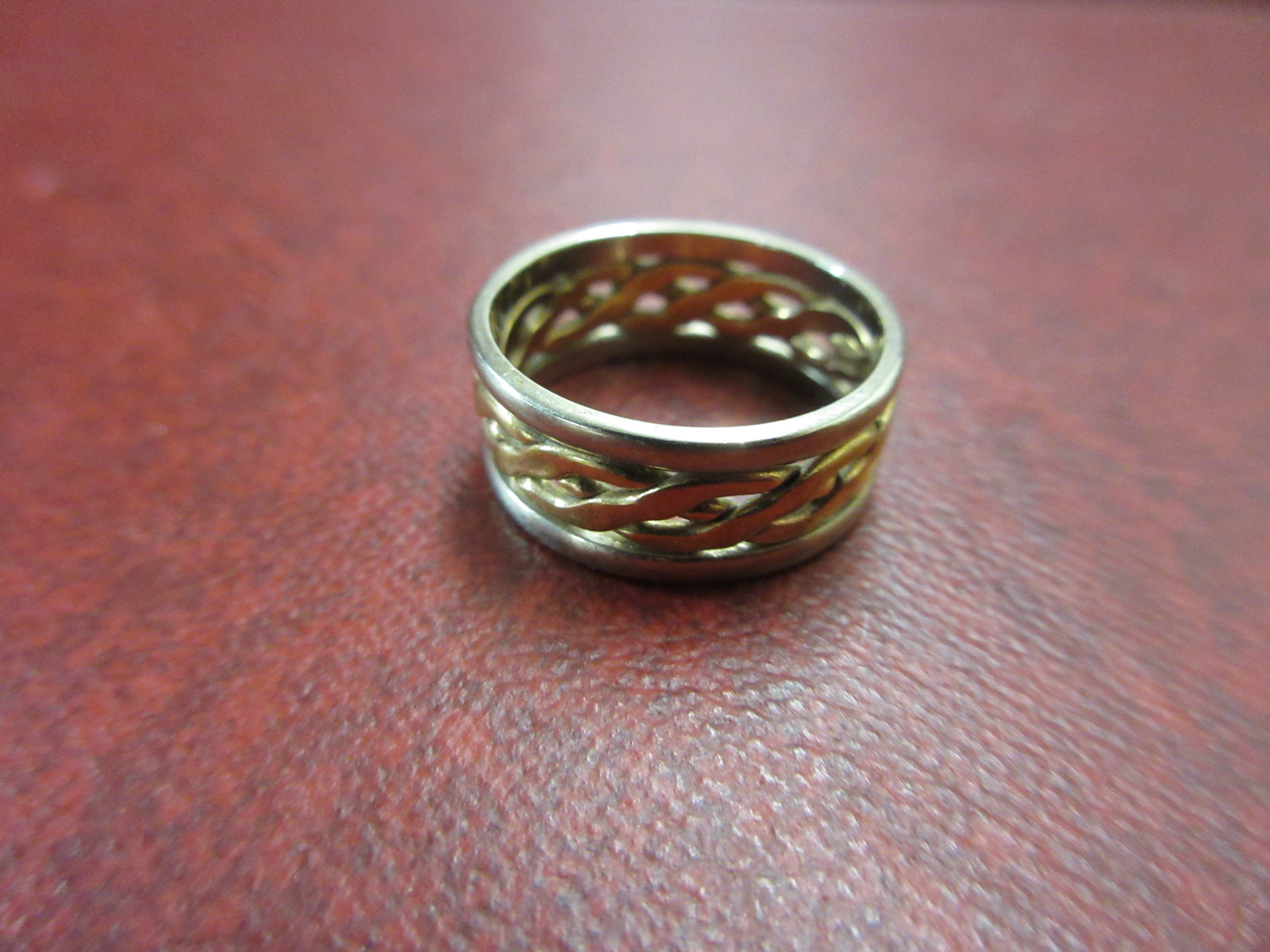 9CT GOLD BAND RING 3.6g Image