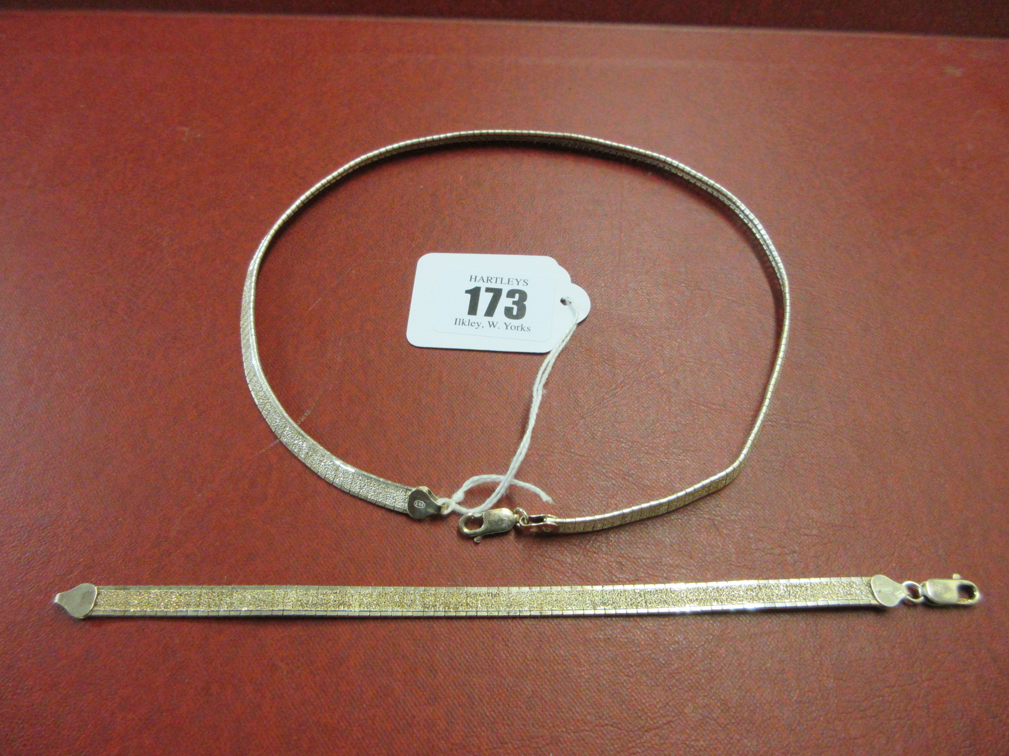 SILVER NECKLACE AND MATCHING BRACELET Image