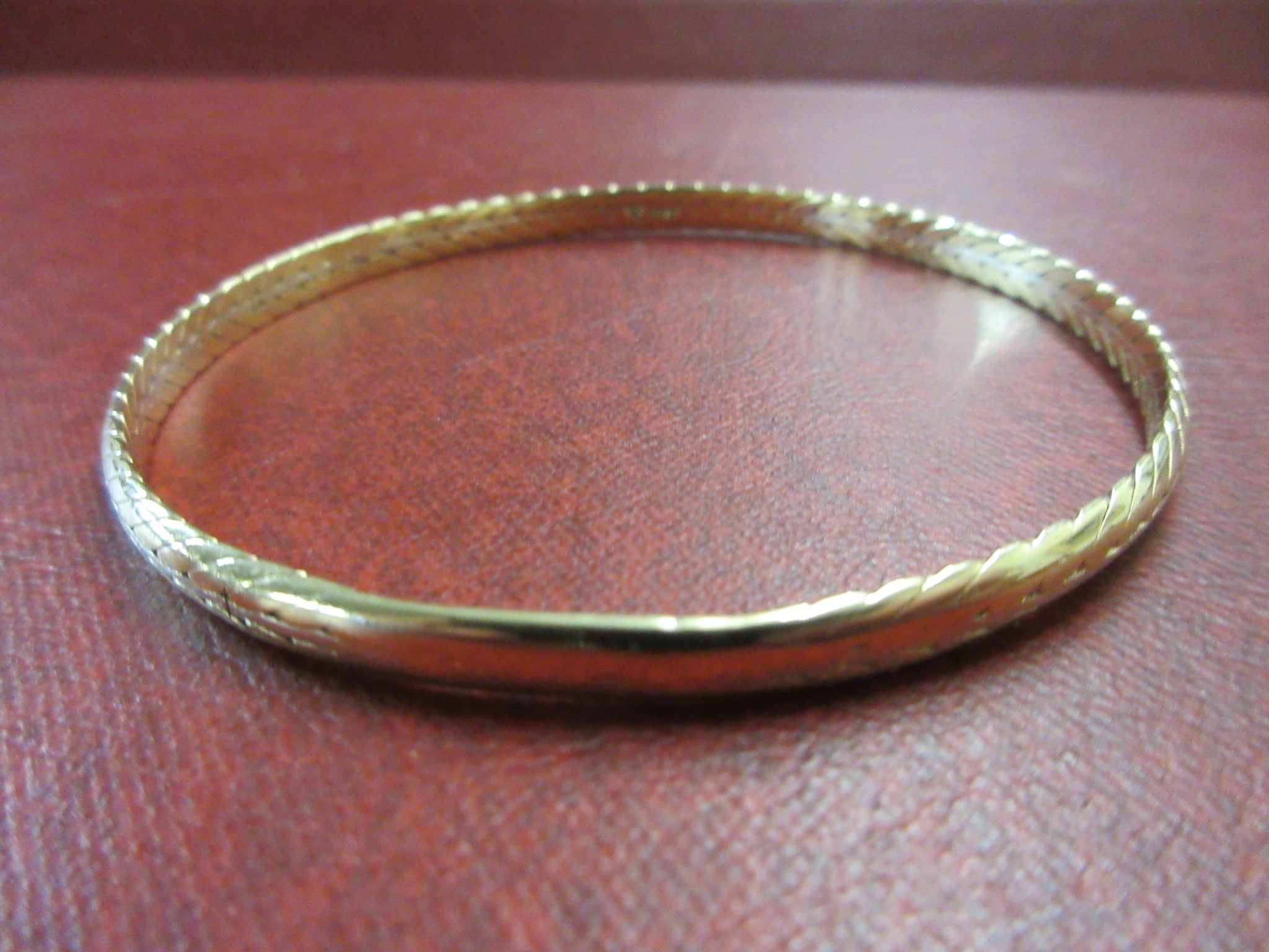 9CT GOLD BANGLE 14.9g Image