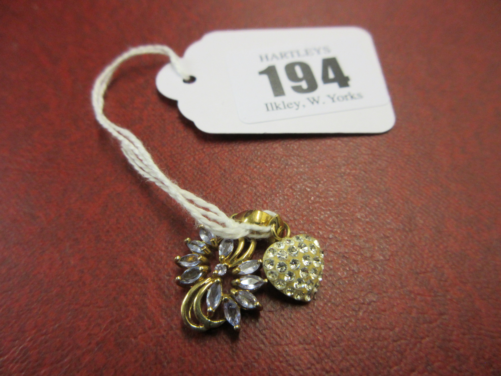 TWO 9CT GOLD PENDANTS 2.9g GROSS Image