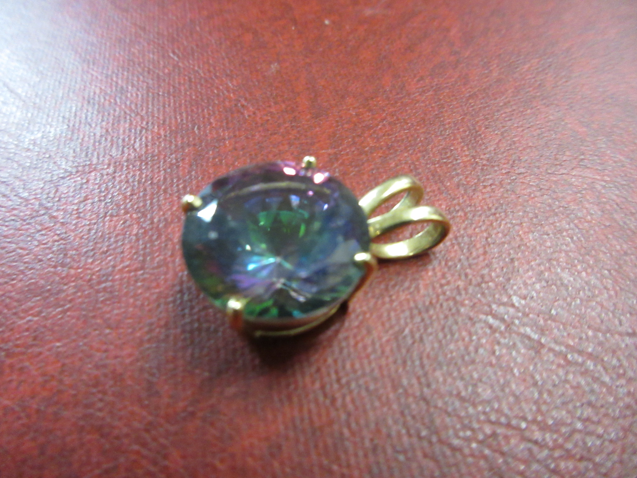 9CT GOLD PENDANT 6.6g GROSS Image