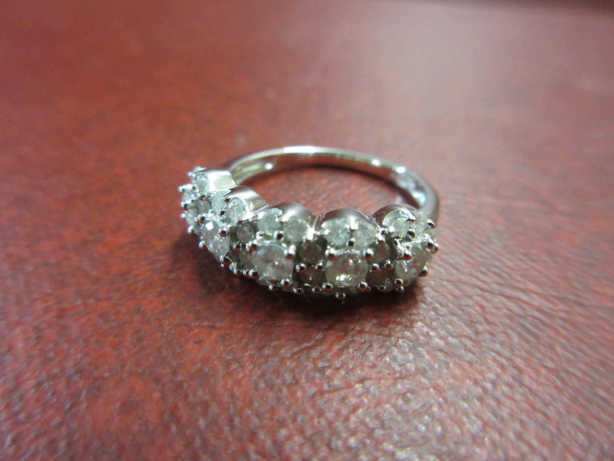 9CT WHITE GOLD HALF HOOP RING - 3G GROSS Image