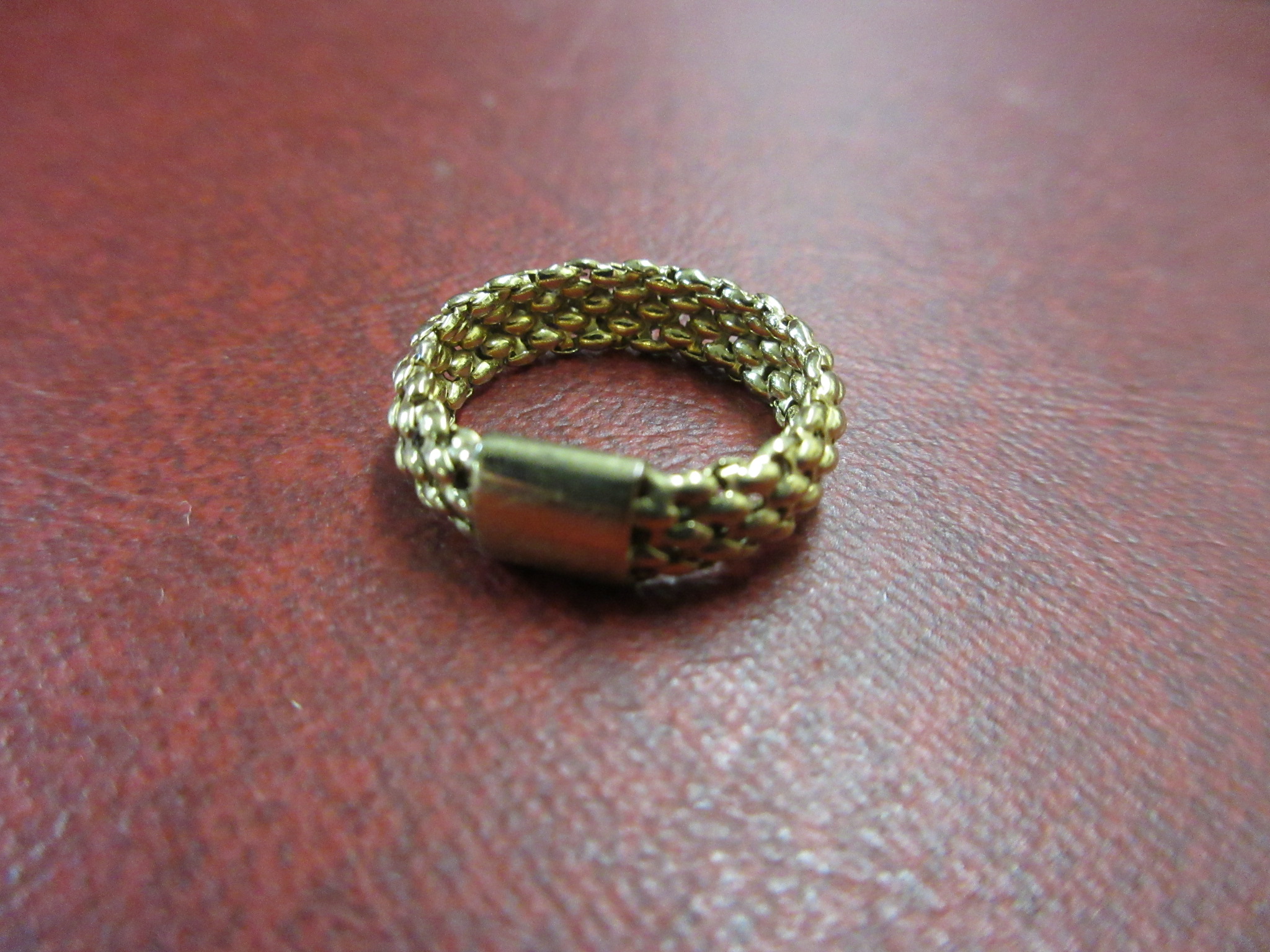 9K GOLD EXPANDING BAND RING - 1.9G Image
