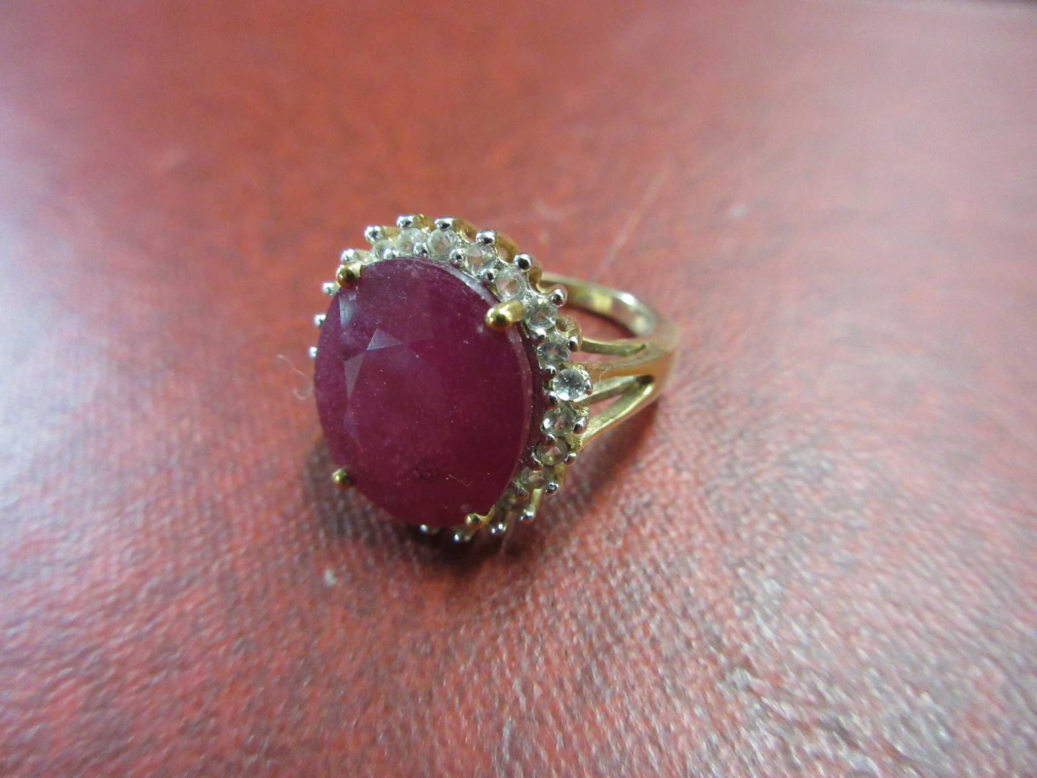 9CT GOLD CLUSTER RING - 6.4G GROSS Image