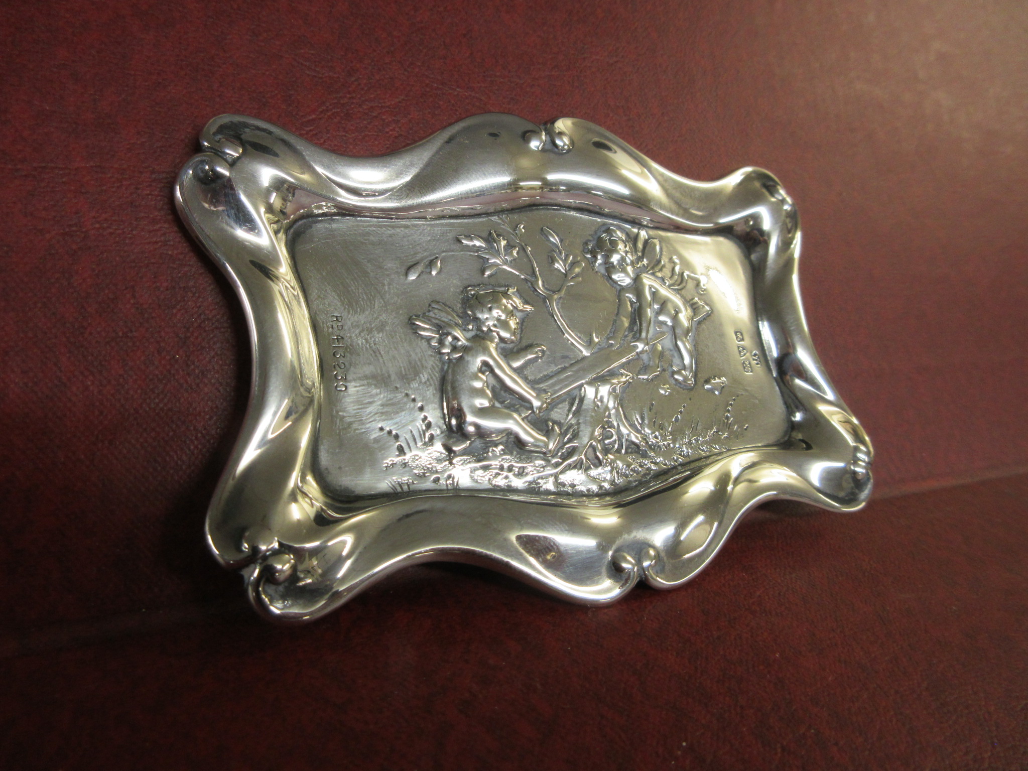 SMALL SILVER CHERUB TRAY Image