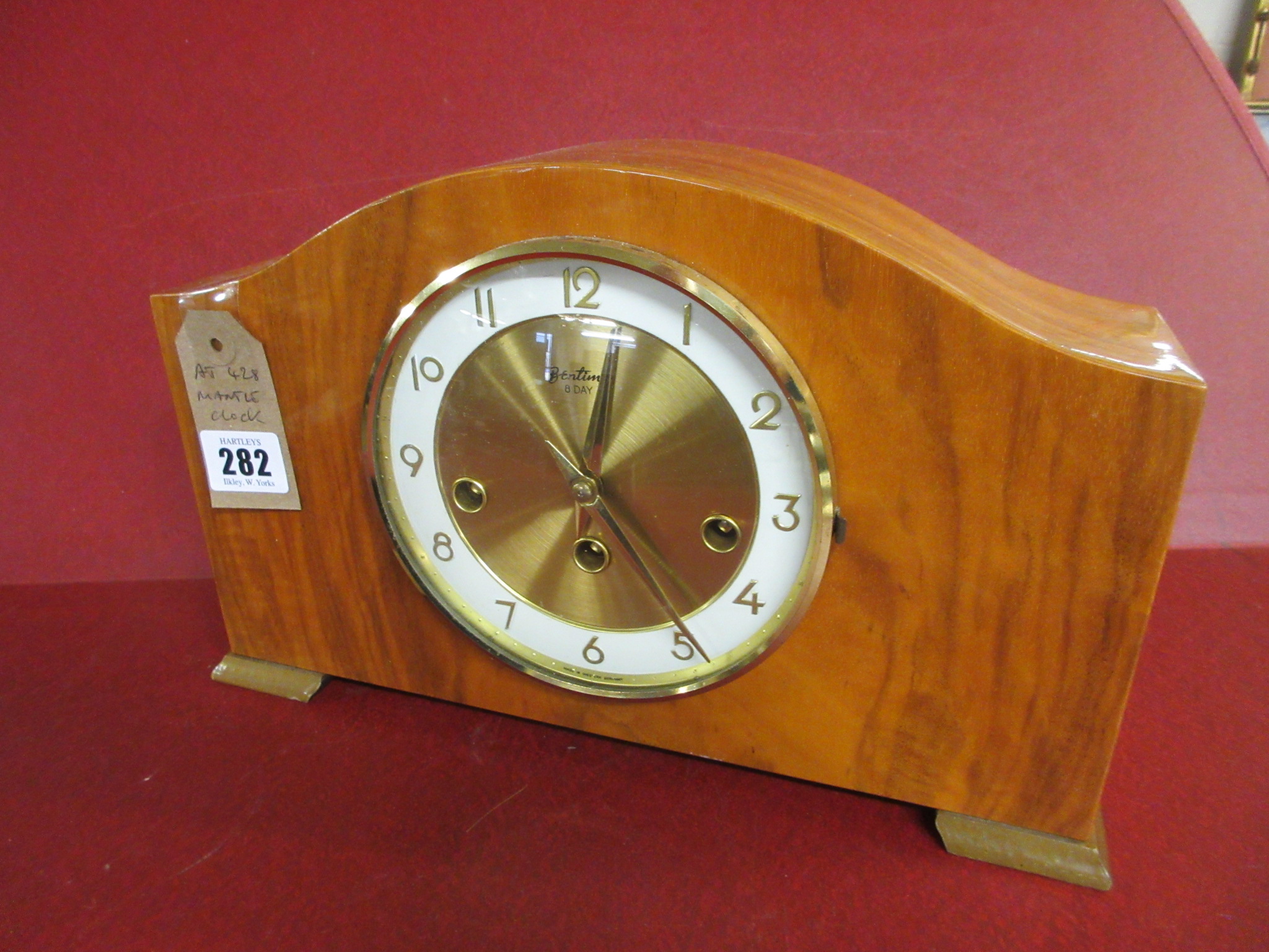 MANTLE CLOCK Image