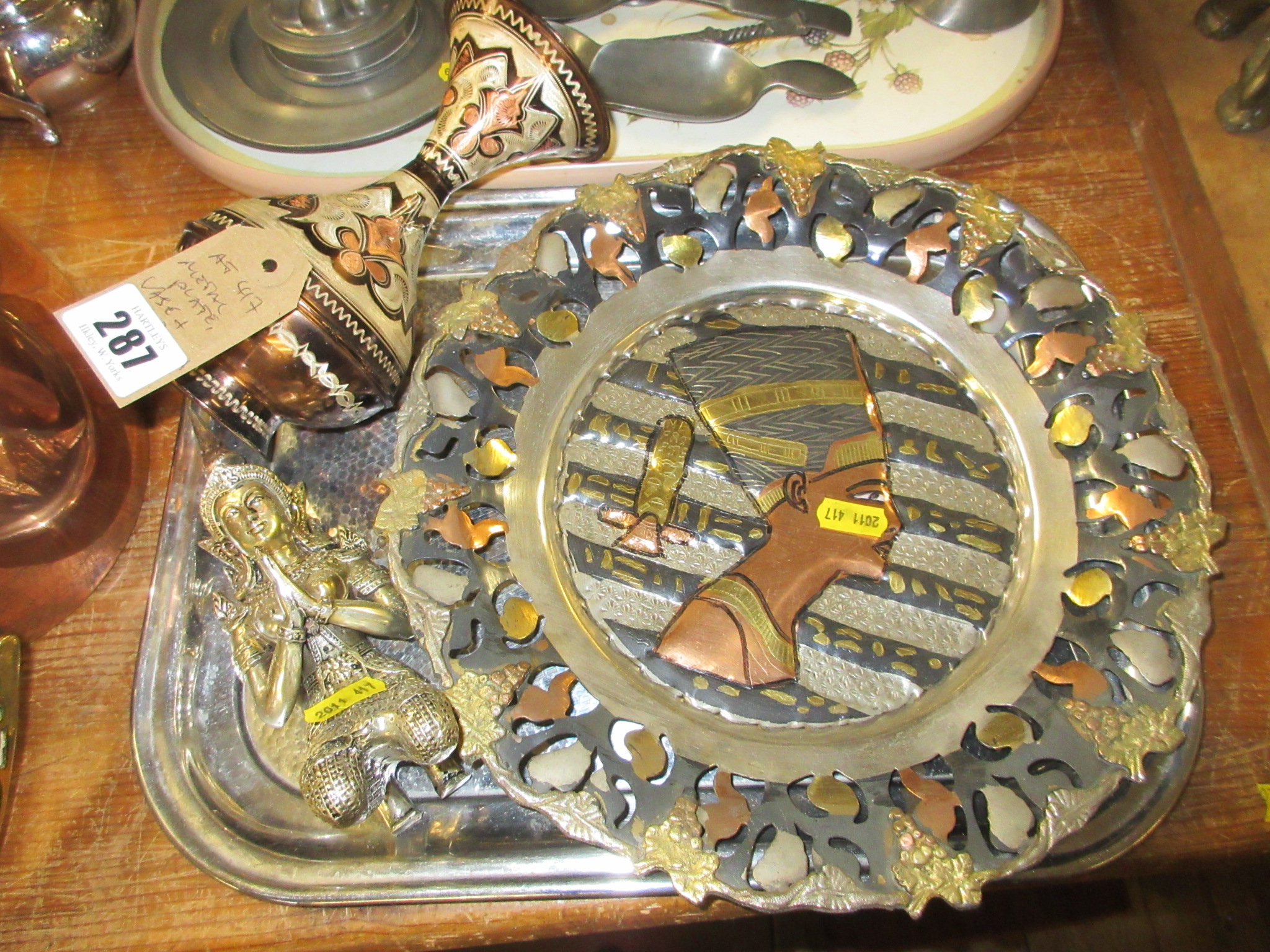 METAL PLATE VASE AND THAI BUDDHA Image