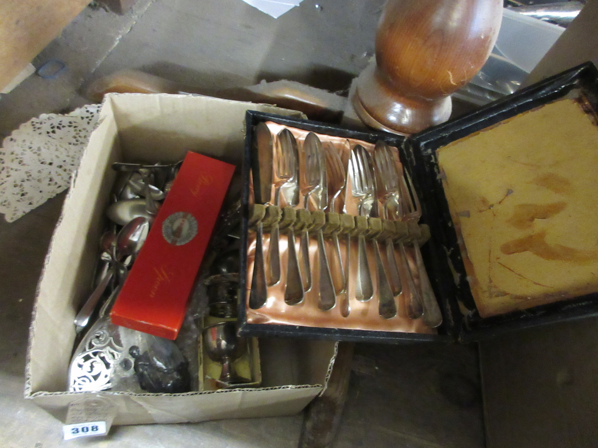 QUANTITY OF CUTLERY ETC Image