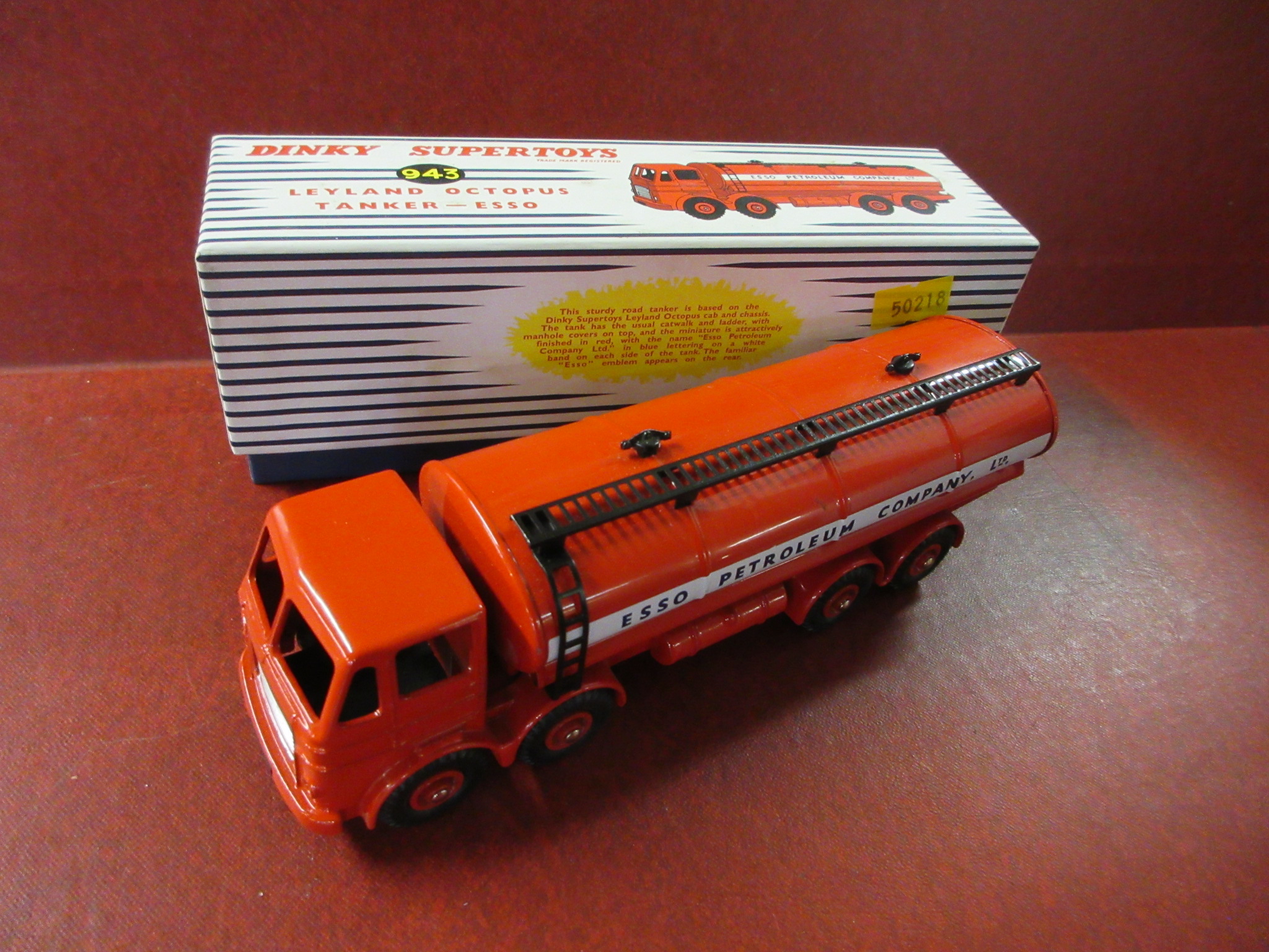 BOXED DINKY SUPER TOYS LEYLAND OCTOPUS TANKER Image