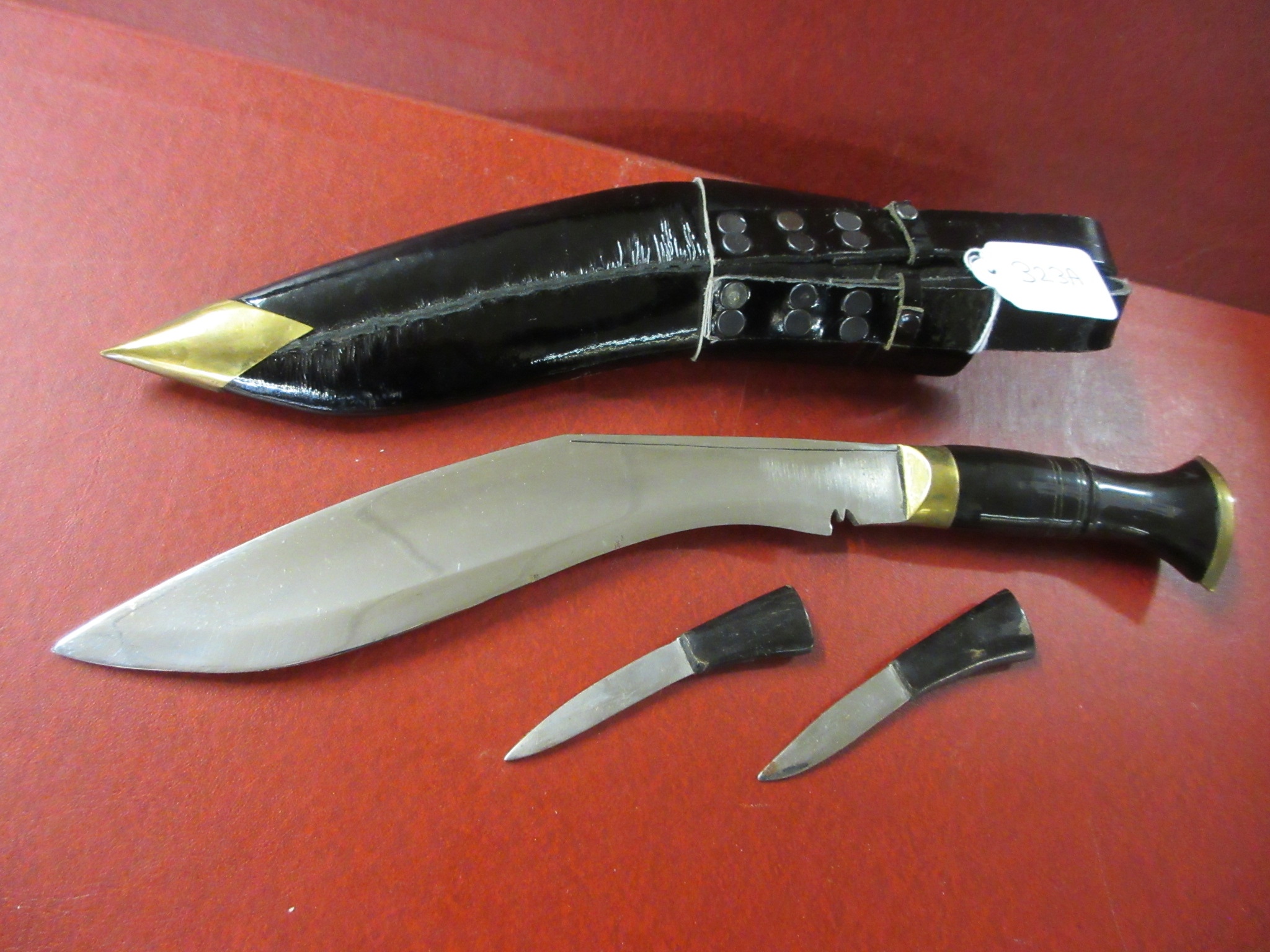 HORN HANDLED MILITARY KNIFE Image