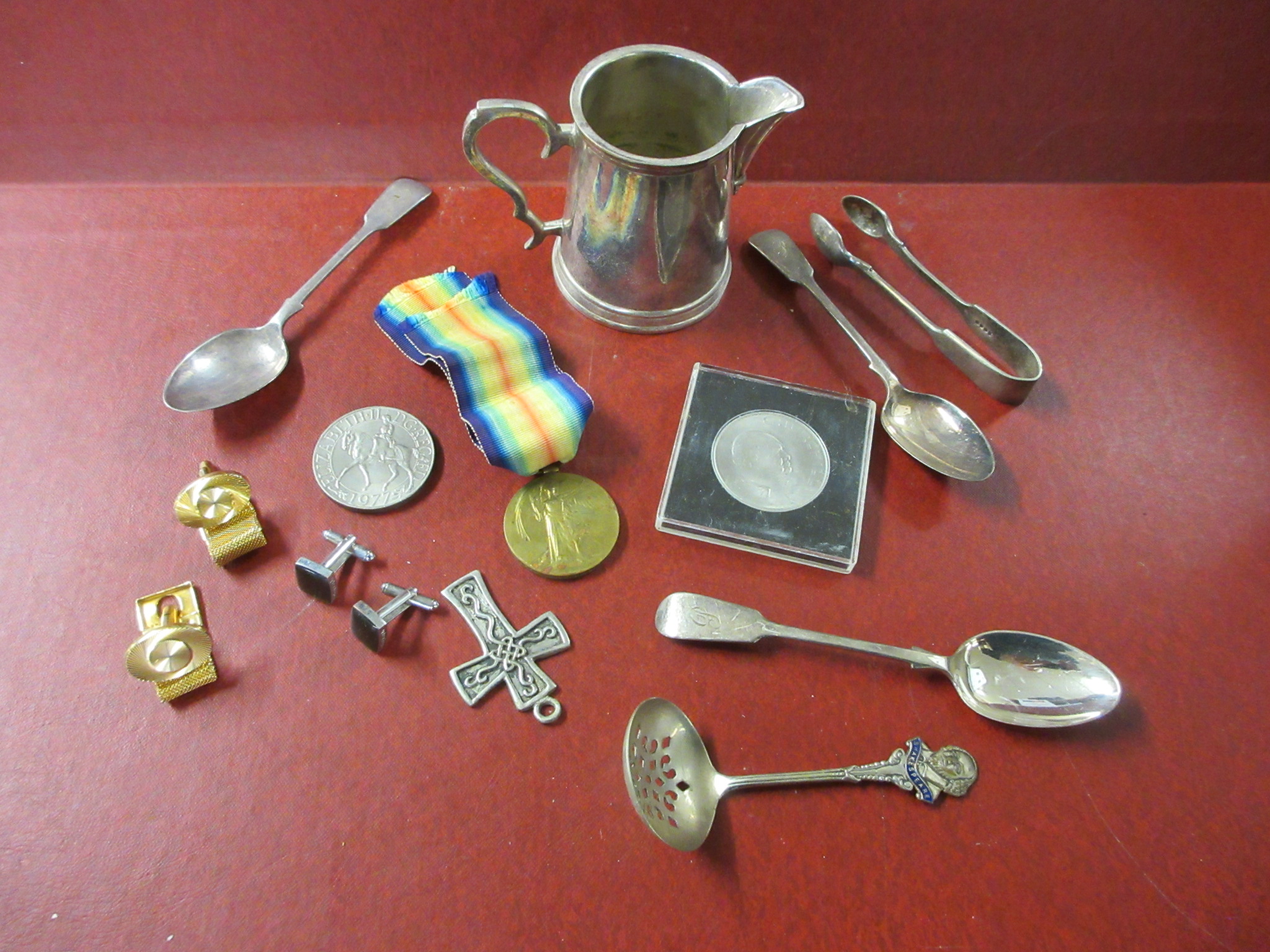 QUANTITY OF COLLECTABLES INCLUDING WWI VICTORY MEDAL 108754, SPR C POOL RE Image