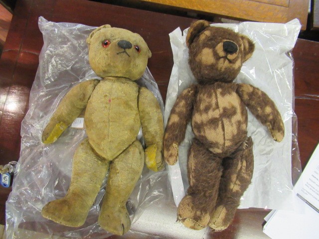 TWO VINTAGE TEDDY BEARS Image