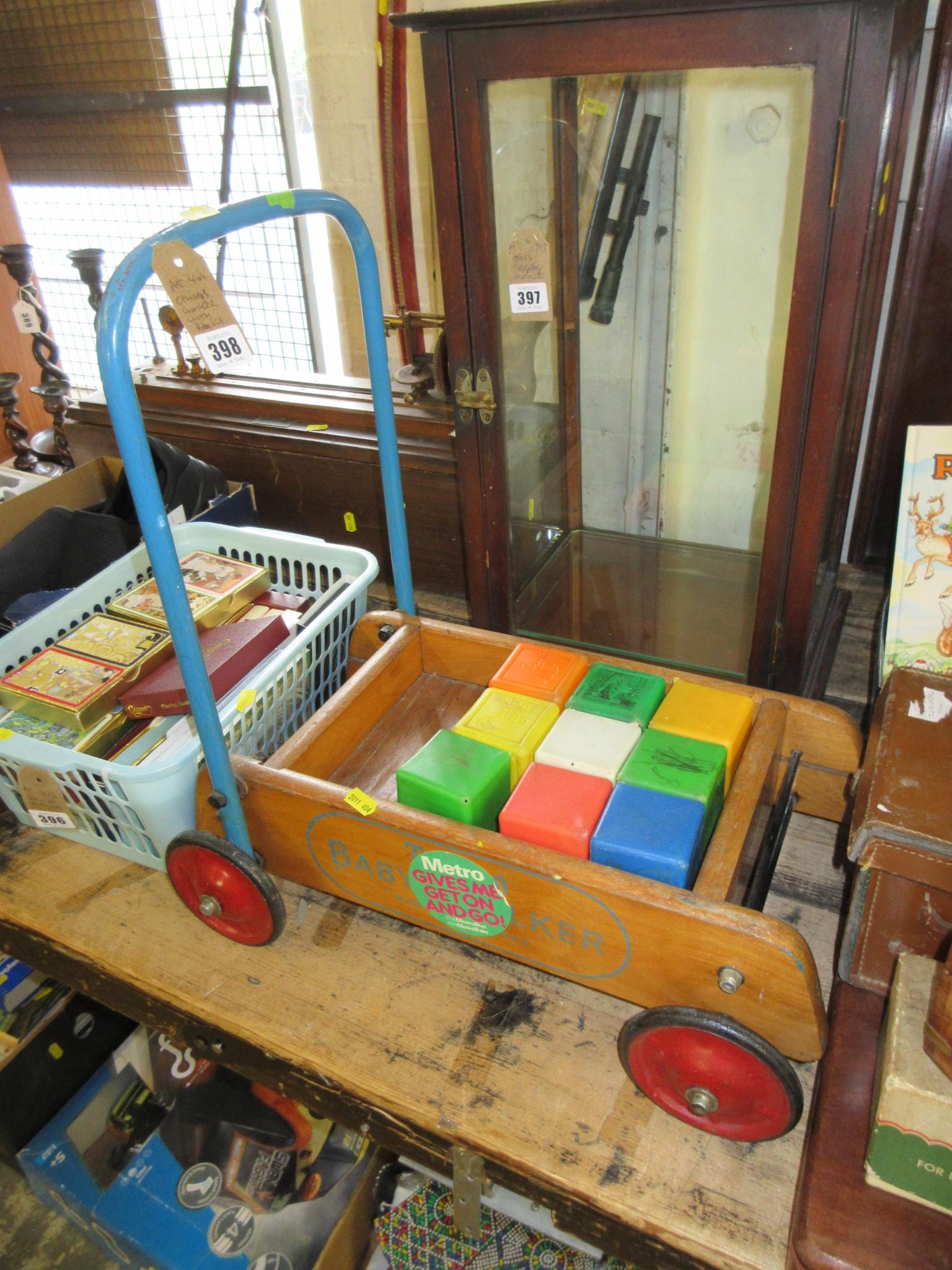CHILDS WALKER WITH BLOCKS Image