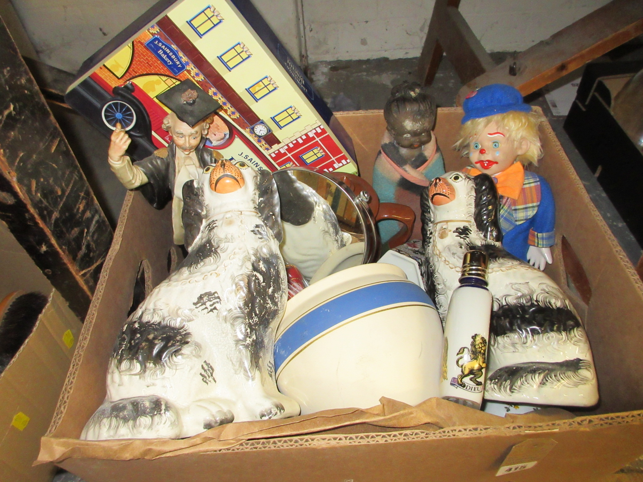 BOX OF COLLECTABLES INCLUDING STAFFORDSHIRE DOGS Image