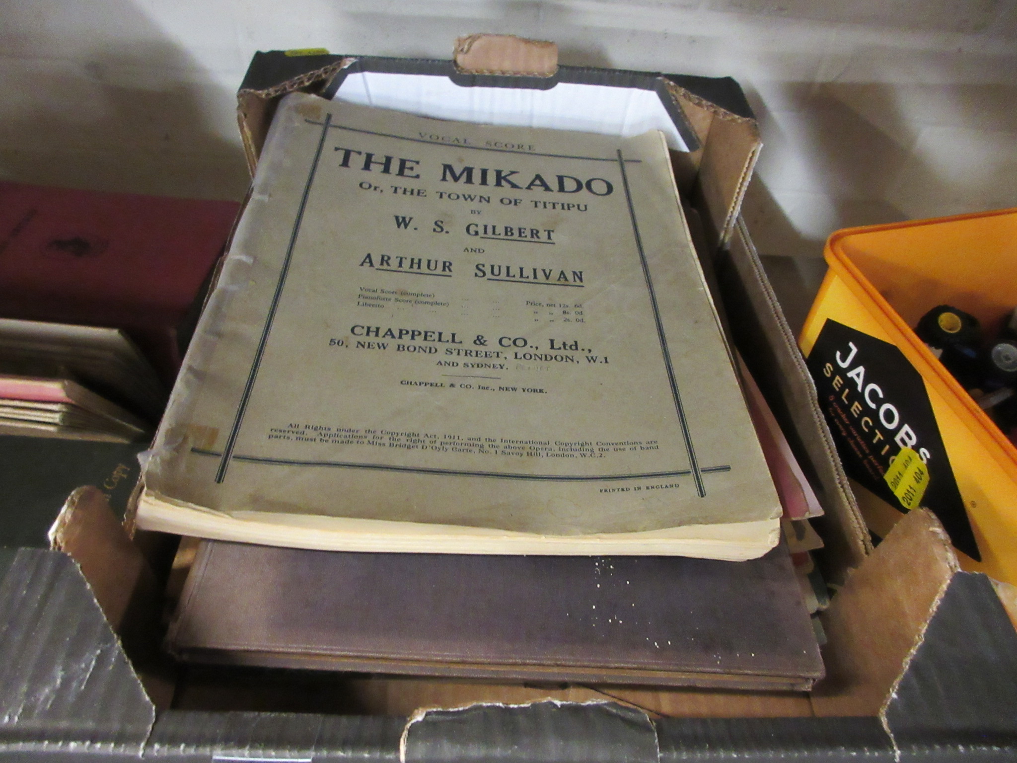 BOX OF VINTAGE SHEET MUSIC INCLUDING GILBERT AND SULLIVAN Image