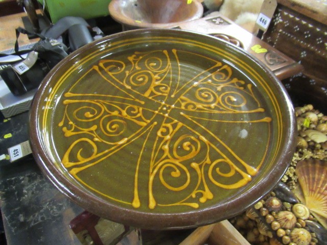 QUANTITY OF STUDIO POTTERY ETC Image