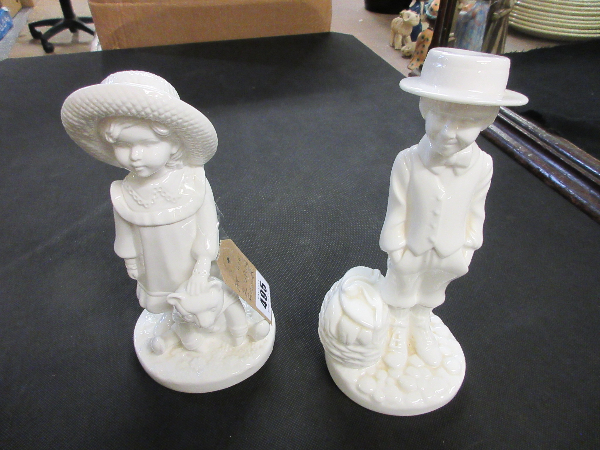 TWO SPODE FIGURES Image
