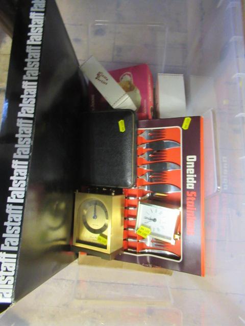 BOX OF MISCELLANEOUS ITEMS Image