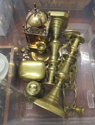 BOX OF BRASS WARE Image
