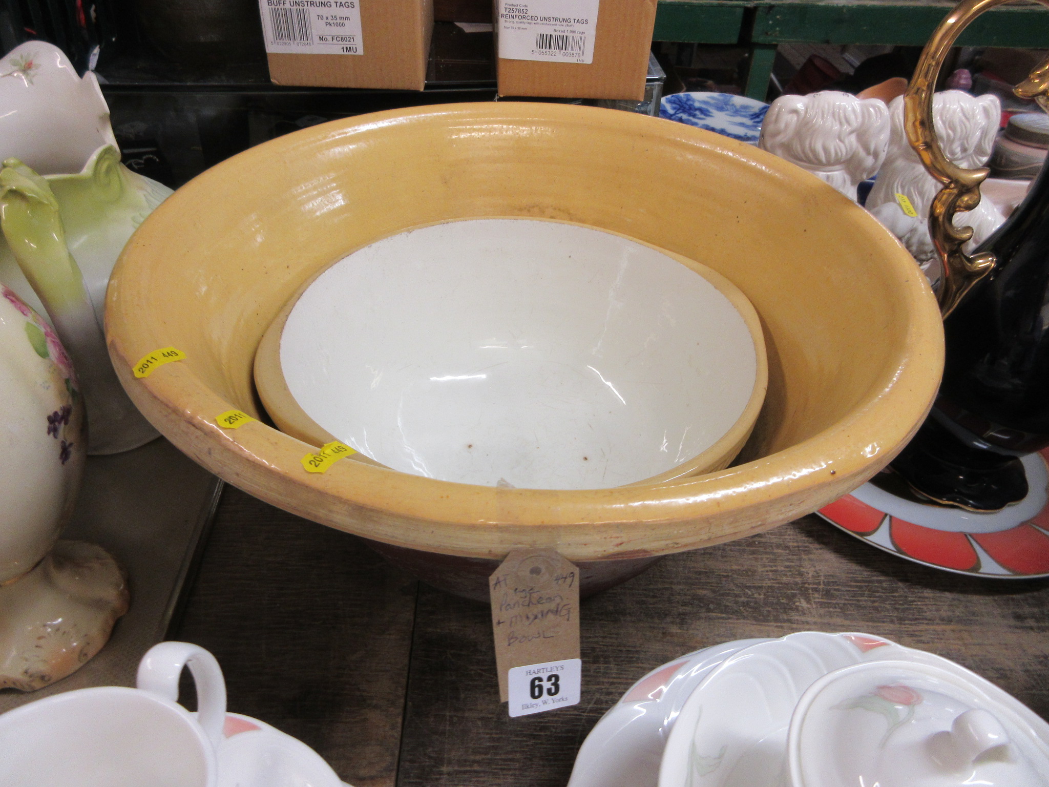 LARGE PANCHEON AND MIXING BOWL Image