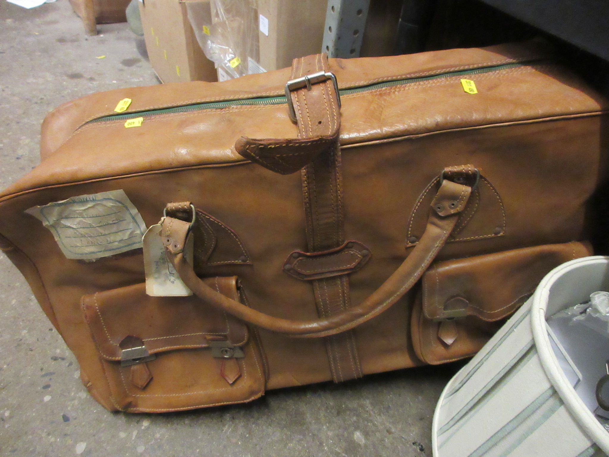 LARGE LEATHER BAG Image
