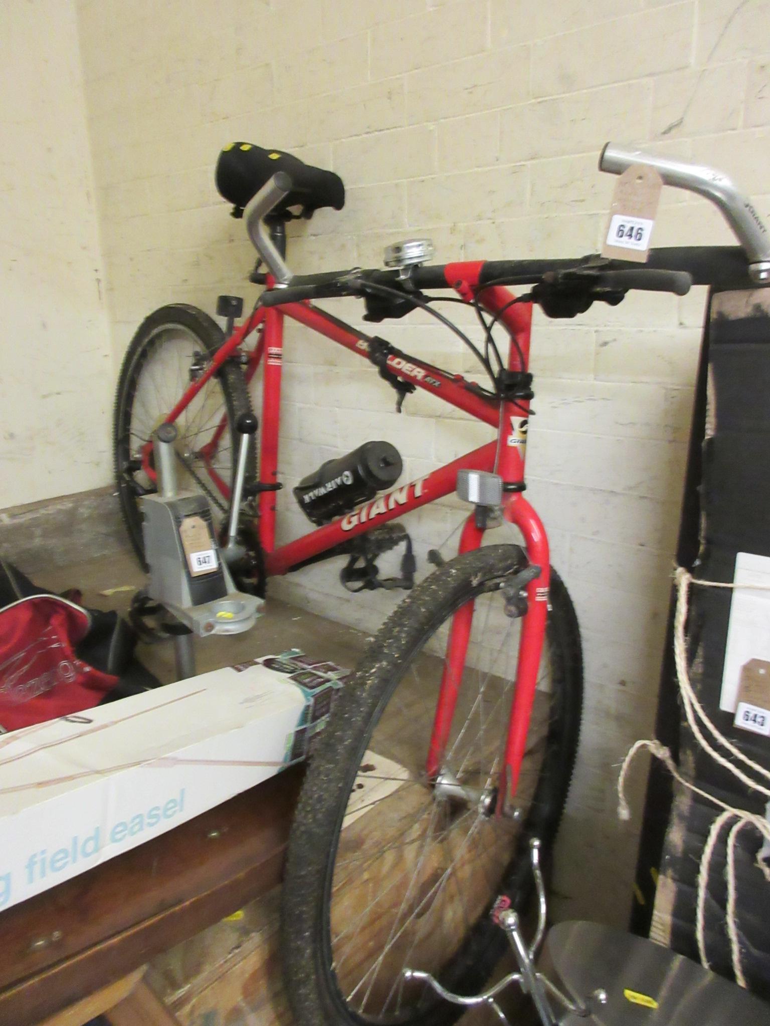 GIANT MOUNTAIN BIKE Image