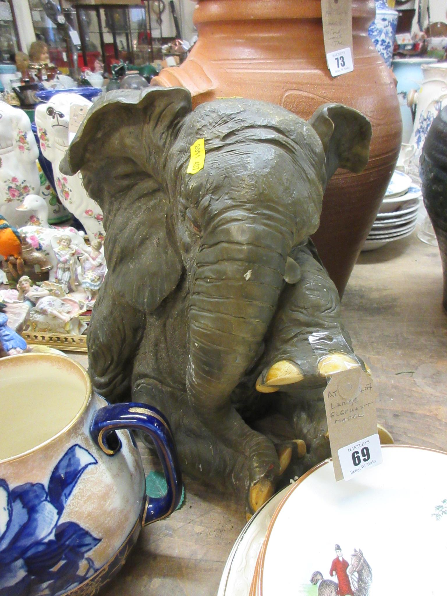 LARGE ELEPHANT MODEL Image