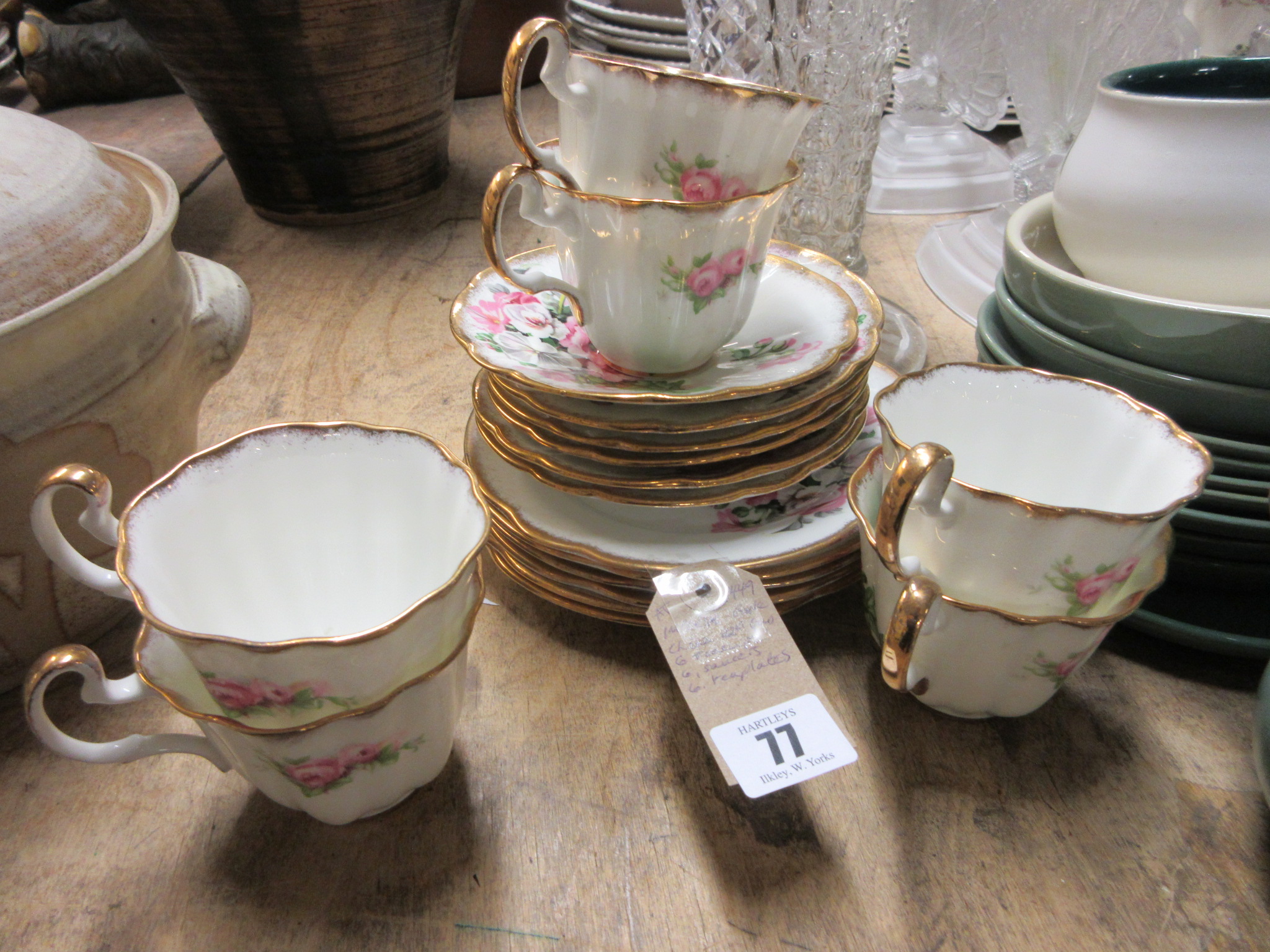 IMPERIAL BONE CHINA 22KT GOLD TEASET Image