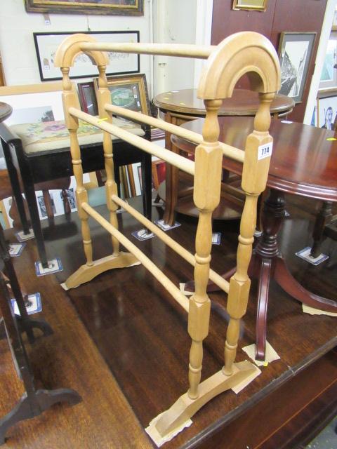 TOWEL RAIL Image
